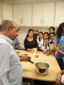 St. Mark's Girls School, Meera Bagh - Intach one-day hands-on Workshop : Click to Enlarge