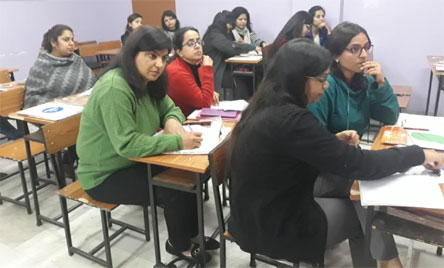 St. Mark's Girls School, Meera Bagh - Maths Workshop : Click to Enlarge
