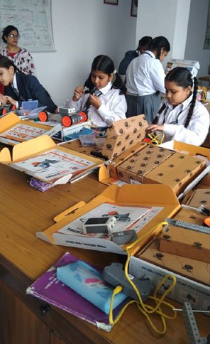 St. Mark's Girls School, Meera Bagh - Robotics Workshop : Click to Enlarge