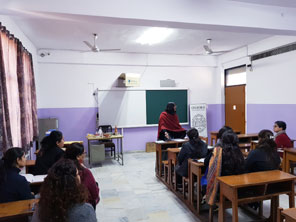 St. Mark's Girls School, Meera Bagh - Science Workshop : Click to Enlarge