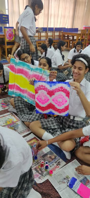 St. Mark's Girls School, Meera Bagh - Tie and Dye and Zardosi Workshop : Click to Enlarge
