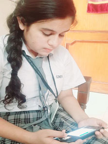St. Mark's Girls School, Meera Bagh - Moolchand Medcity Hospital organised an internship for the students of Class XI and XII : Click to Enlarge