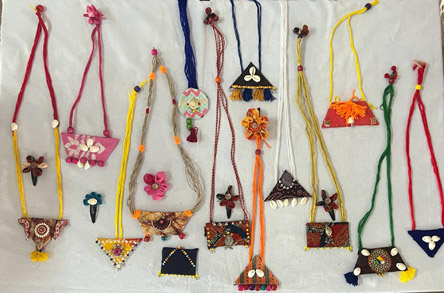 St. Mark's World School, Meera Bagh - Jewellery Making Workshop : Click to Enlarge